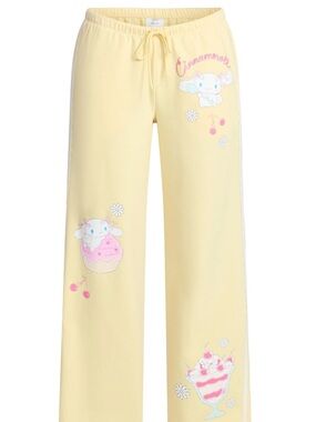 Cinnamoroll Women's Sweet Treats Graphic Fleece Sweatpants